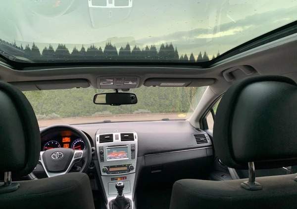 Toyota Avensis cena 35547 przebieg: 212000, rok produkcji 2014 z Jasło małe 191